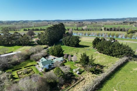 Photo of property in 74 Riverbank Road, Inch Clutha, Kaitangata, 9281