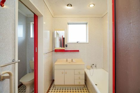 Photo of property in 102 Wicklow Street, Clifton, Invercargill, 9812