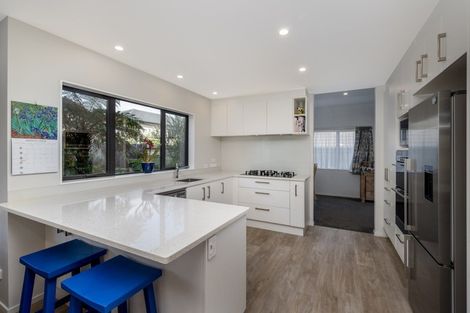 Photo of property in 118a Gracechurch Drive, Flat Bush, Auckland, 2016