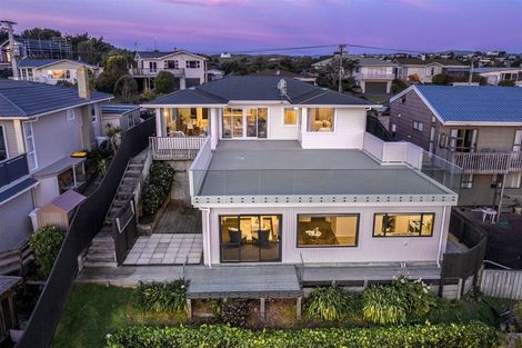 Photo of property in 27 Herewini Street, Titahi Bay, Porirua, 5022