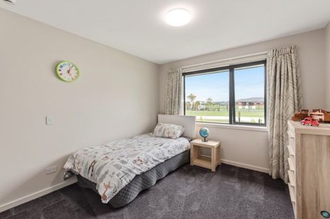 Photo of property in 18 Ohau Gravels Way, Ohau, Levin, 5570