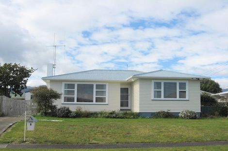 Photo of property in 6 Mersey Street, Levin, 5510