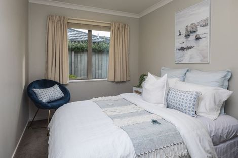 Photo of property in 2 Newall Avenue, Bryndwr, Christchurch, 8052