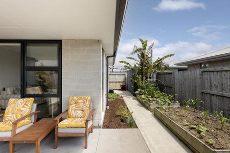 Photo of property in 22 Bill Miller Drive, Papamoa, 3118