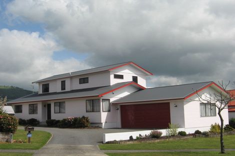 Photo of property in 10 Aquarius Drive, Kawaha Point, Rotorua, 3010