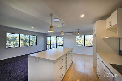 Photo of property in 1 Fernhaven Place, Massey, Auckland, 0614