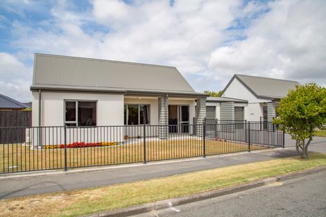 Photo of property in 1/49 Castletown Place, New Brighton, Christchurch, 8083