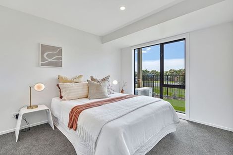 Photo of property in 2/504 Don Buck Road, Massey, Auckland, 0614