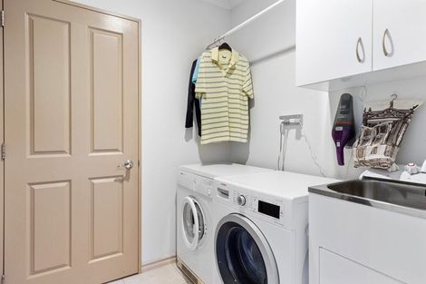 Photo of property in 28 Tomika Crescent, Papamoa Beach, Papamoa, 3118