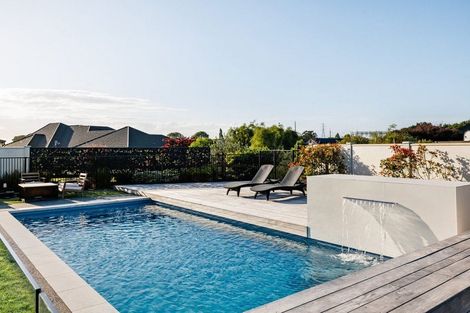 Photo of property in 2 Moemoea Place, Cambridge, 3434