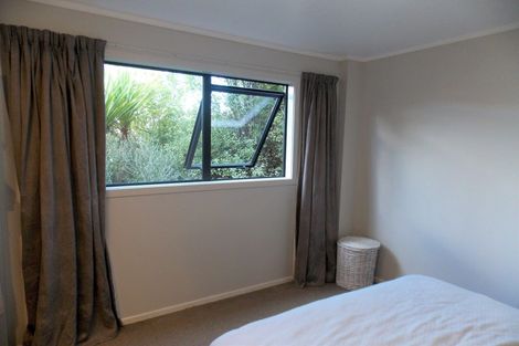 Photo of property in 21a Cotswold Crescent, Newlands, Wellington, 6037