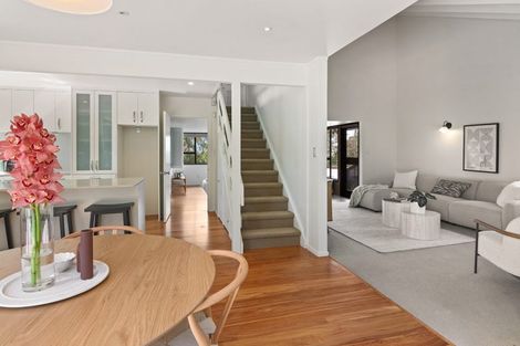 Photo of property in 33 Woodlands Crescent, Browns Bay, Auckland, 0630