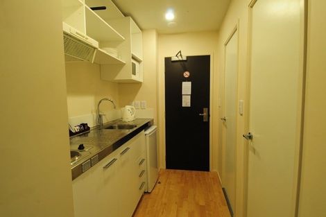 Photo of property in Empire Apartments, 1520/21 Whitaker Place, Grafton, Auckland, 1010