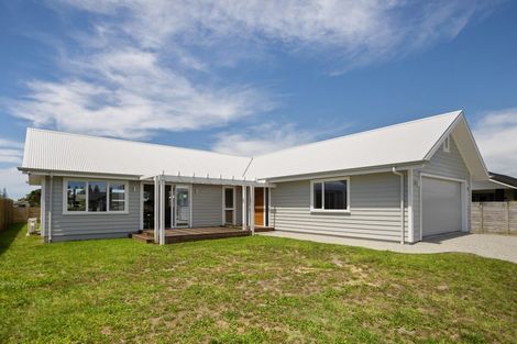 Photo of property in 156 Kupe Drive, Whitianga, 3510