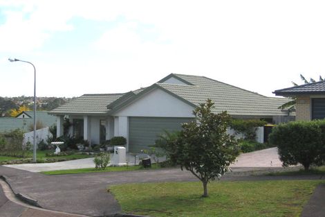 Photo of property in 90 Kingdale Road, Henderson, Auckland, 0610