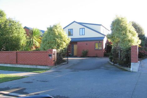 Photo of property in 2 Landsdowne Terrace, Cashmere, Christchurch, 8022