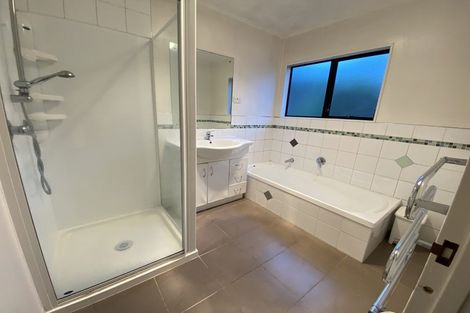 Photo of property in 2/717 East Coast Road, Browns Bay, Auckland, 0630