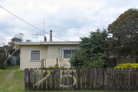 Photo of property in 73 Nash Parade, Foxton Beach, Foxton, 4815
