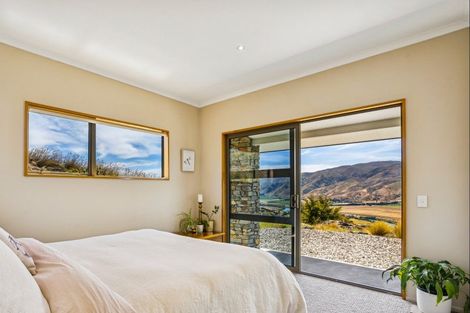 Photo of property in 51 Westreca Ridge Lane, Queensberry, Cromwell, 9383