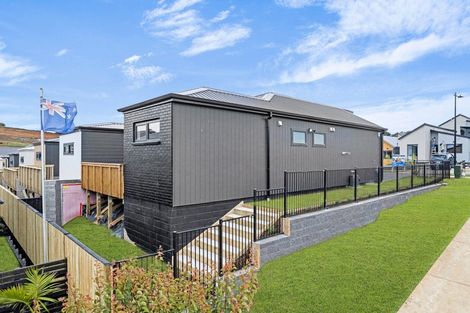 Photo of property in 1 Taukahiwi Road, Pukekohe, 2120