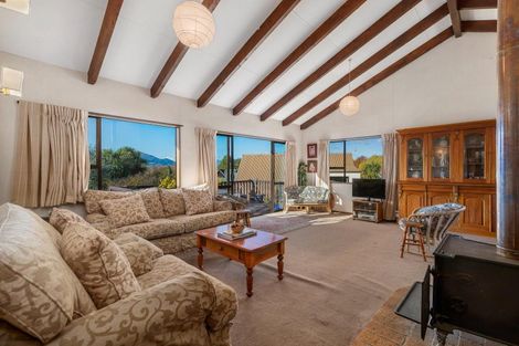 Photo of property in 10 Heuchan Lane, Wanaka, 9305