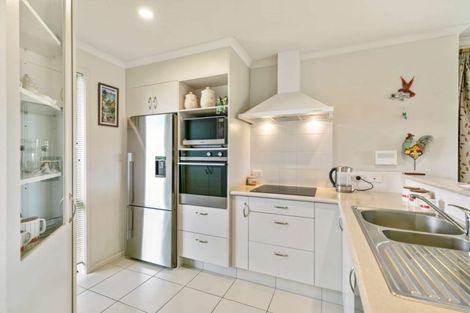 Photo of property in 56 Carrington Drive, Papamoa Beach, Papamoa, 3118