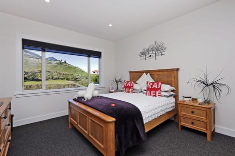 Photo of property in 5 Ridgeway Terrace, Taradale, Napier, 4112