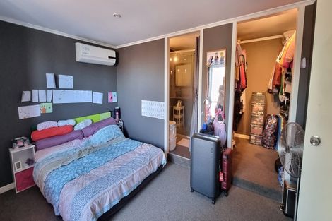 Photo of property in 20 Aorangi Place, Birkenhead, Auckland, 0626