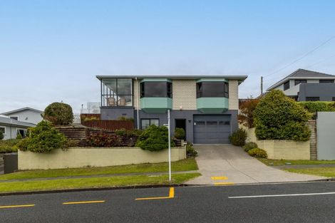 Photo of property in 47 Paynters Avenue, Strandon, New Plymouth, 4312