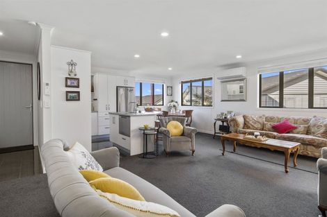 Photo of property in Waterview Estate, 6/4 Greystone Place, Omokoroa, 3114