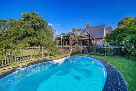 Photo of property in 11 Dunrobin Place, Avonhead, Christchurch, 8042