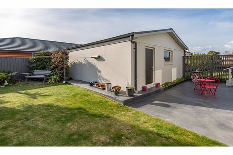 Photo of property in 45 Royal Park Drive, Parklands, Christchurch, 8083