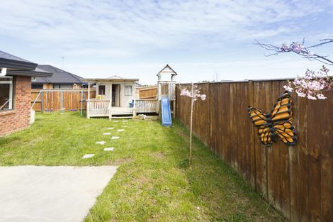 Photo of property in 7 Medallion Court, Kelvin Grove, Palmerston North, 4414