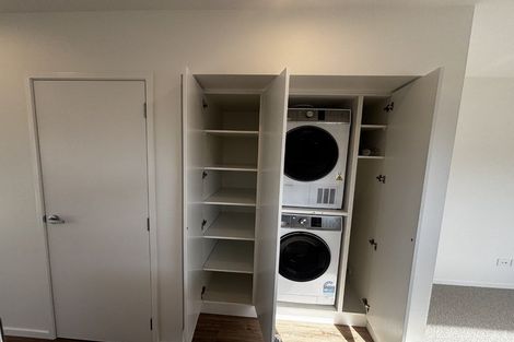 Photo of property in 4/4 Cracroft Street, Welbourn, New Plymouth, 4310