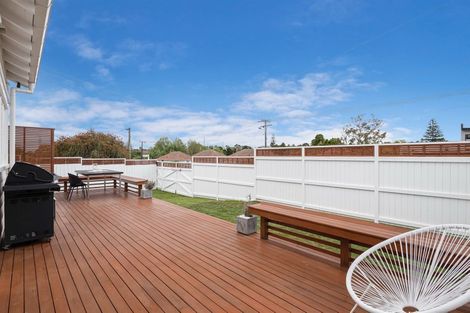 Photo of property in 1/20 Corrella Road, Belmont, Auckland, 0622