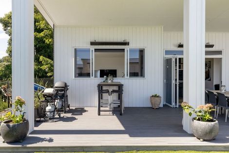 Photo of property in 9 Washingtonia Way, Omokoroa, 3114