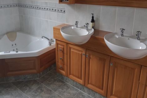 Photo of property in 9 Rewa Place, Lansdowne, Masterton, 5810