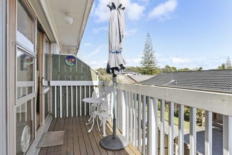 Photo of property in 2/1 West Hoe Road, Orewa, 0931
