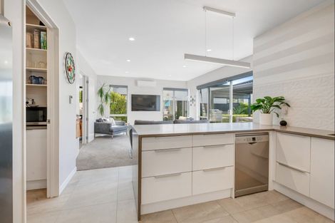 Photo of property in 68 Colonial Drive, Silverdale, 0932