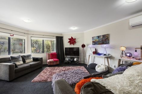 Photo of property in 3 Riverstone Drive, Riverstone Terraces, Upper Hutt, 5018