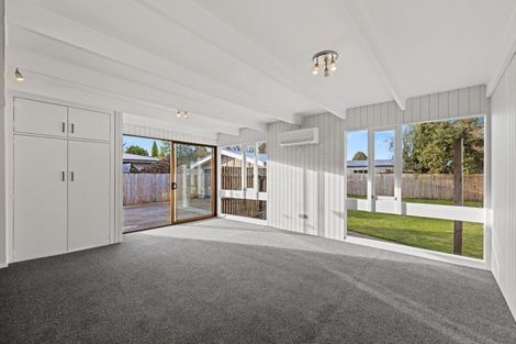 Photo of property in 26 Liverton Crescent, Bishopdale, Christchurch, 8053