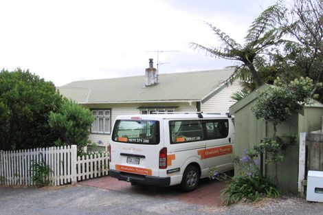 Photo of property in 2 Dee Street, Island Bay, Wellington, 6023