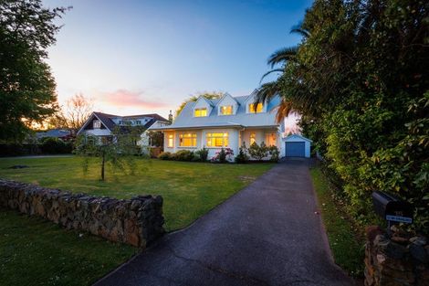 Photo of property in 15 Elmira Avenue, Hokowhitu, Palmerston North, 4410