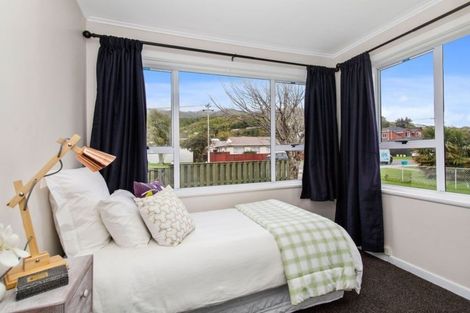 Photo of property in 34 Findlay Street, Tawa, Wellington, 5028