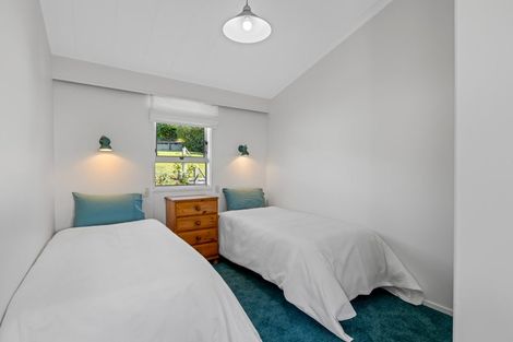 Photo of property in 30 Upper Chelverton Drive, Red Beach, 0932