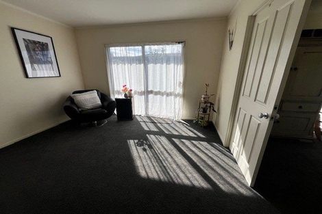 Photo of property in 32 Jillteresa Crescent, Half Moon Bay, Auckland, 2012