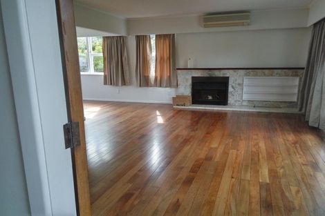 Photo of property in 17 Thurleigh Grove, Karori, Wellington, 6012