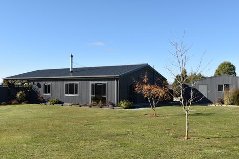 Photo of property in 16 Matukituki Crescent, Twizel, 7901