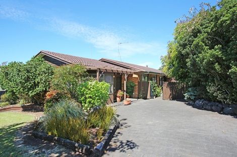 Photo of property in 5 Redmount Place, Red Hill, Papakura, 2110
