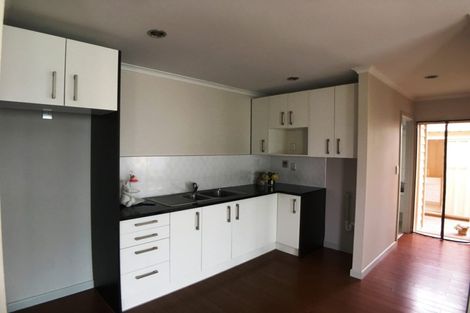 Photo of property in 1 Kenley Heights, Flat Bush, Auckland, 2016